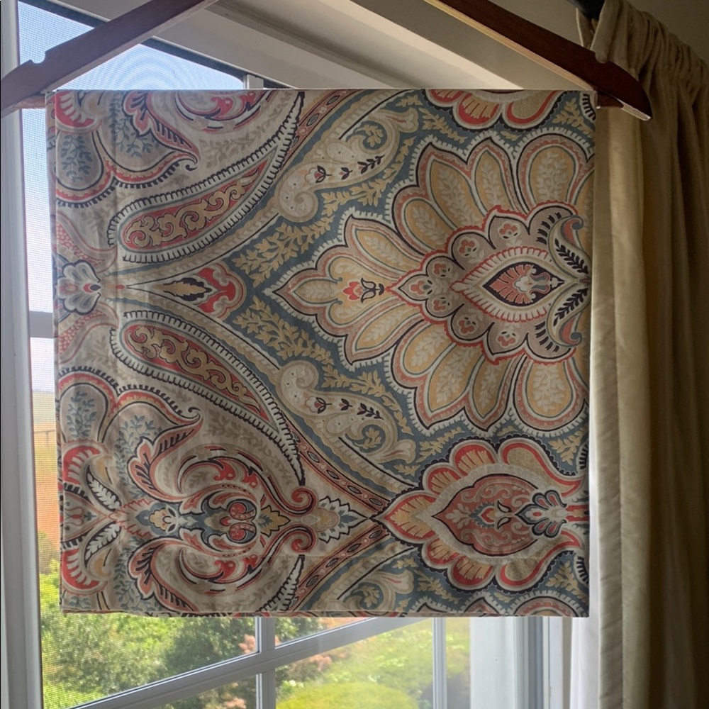 Beautiful set of 2 Company Store Euro Shams.